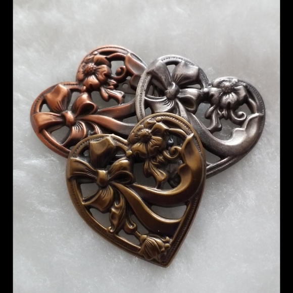 3 Crossing/Stacking Hearts - Picture 1 of 9